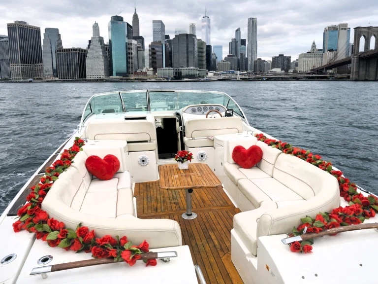 Luxury Yacht hire in Manhattan - Chris Craft Corsair 36 Usa Edition