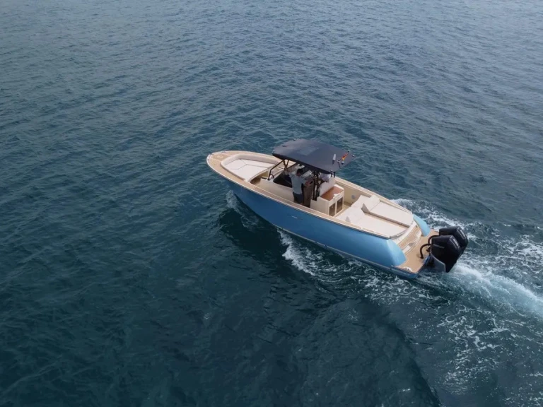 Hire Motorboat Lilybaeum Yacht with a boat licence