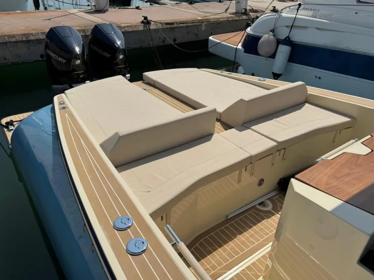 Motorboat to hire Amalfi at the best price