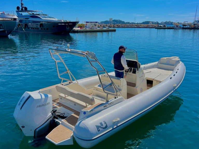 Hire RIB Nuova Jolly with a boat licence