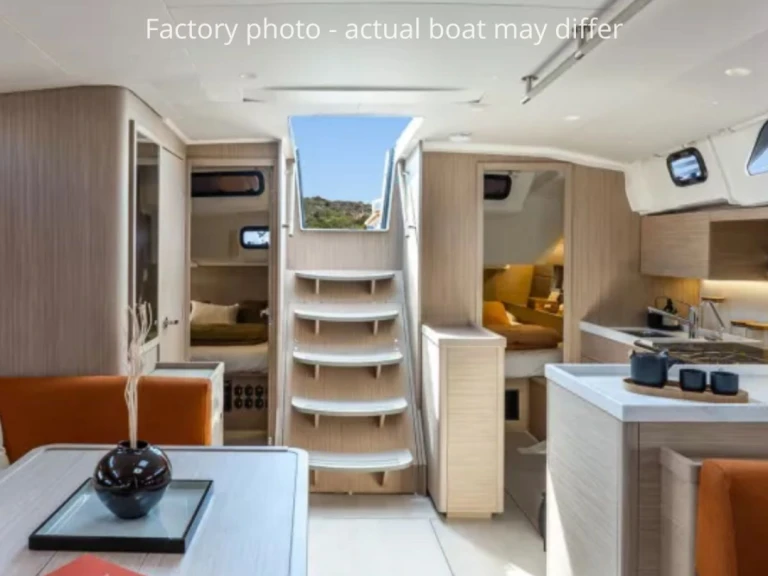 Charter a Bénéteau Oceanis 47 - 4 cab. in Seget Donji on Samboat