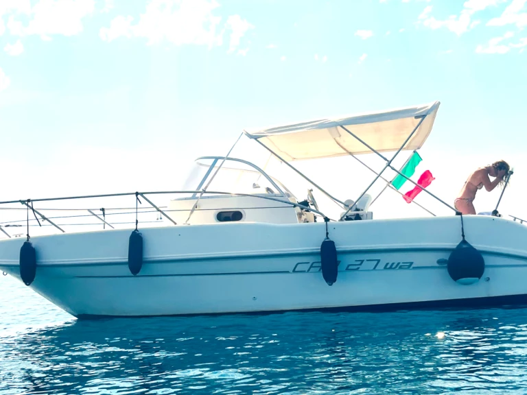 Charter a Capelli Capelli 27 Wa in Genova on Samboat