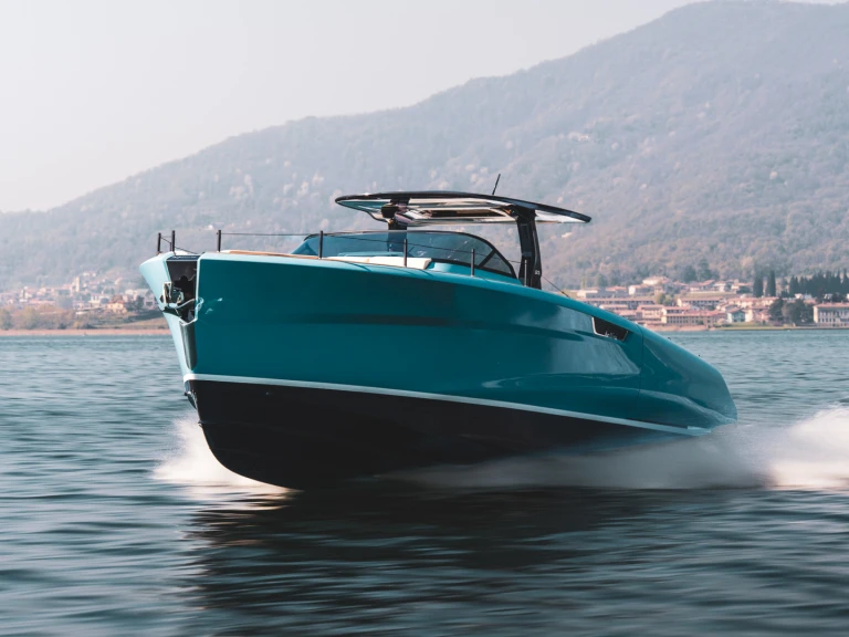 Motorboat hire in Palau - Bellini Yacht Astor 36