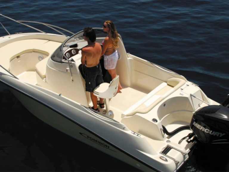 Charter a odyssea 8M in Laganas on Samboat