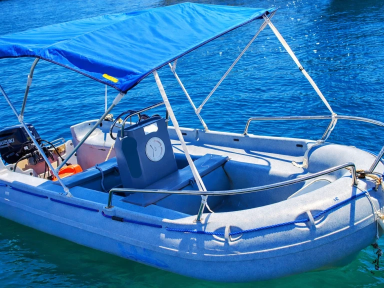 Yacht charter La Ciotat - Tohatsu NEVEUX SAS FUN YAK 3.90 on SamBoat