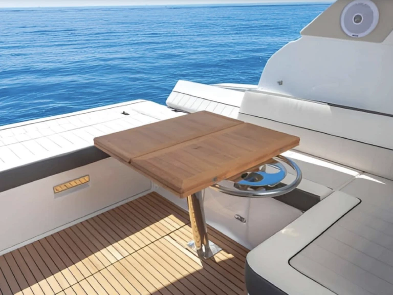 Hire Motorboat with or without skipper Jeanneau Cannes