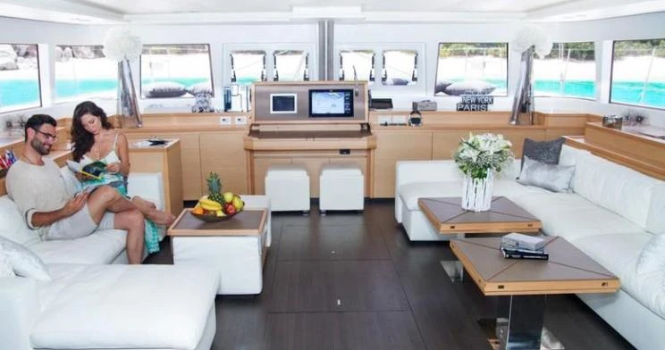 Charter a Lagoon 620 Power Catamaran in Key West on Samboat