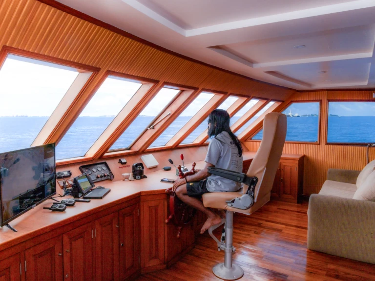 Yacht hire Hulhumale cheap Duke of York - Cabin (triple-1 double + 1 single bed)