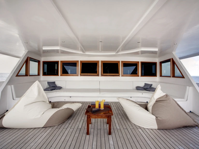 Yacht charter Hulhumale -  Duke of York - Cabin (triple-1 double + 1 single bed) on SamBoat