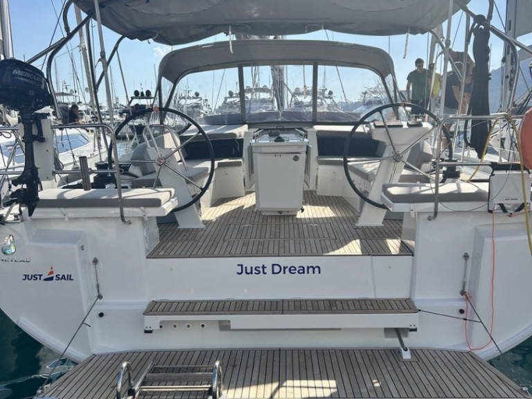 Hire a Bénéteau Oceanis 46.1 Göcek