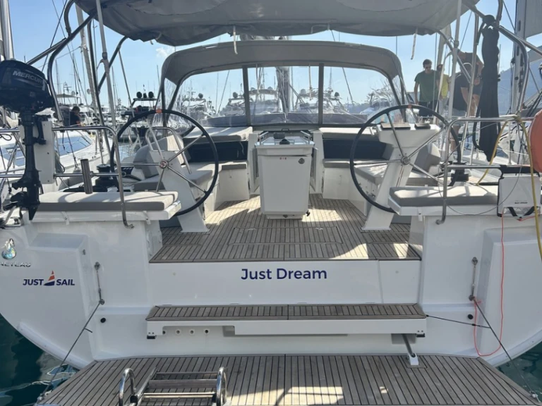 Hire a Bénéteau Oceanis 46.1 Göcek