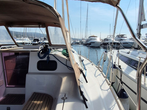 Hire Sailboat with or without skipper Elan Punat