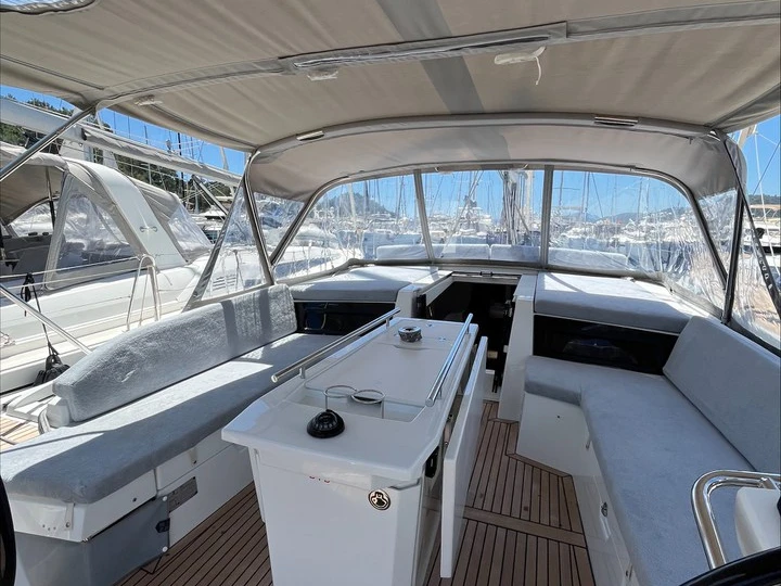 Hire a Bénéteau Oceanis 46.1 Göcek