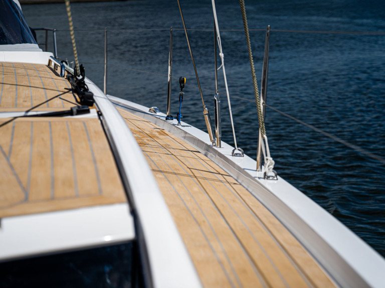 Yacht hire Lávrio cheap X-Yachts X4.0