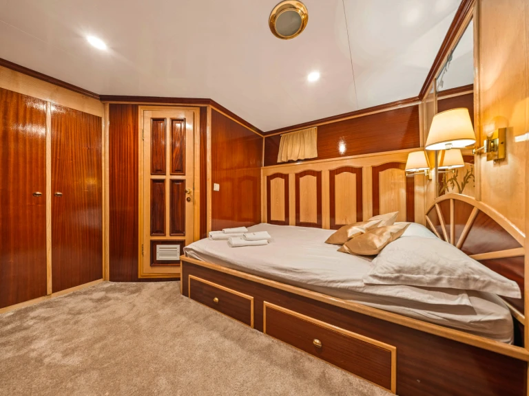 Luxury Yacht to hire Rijeka at the best price