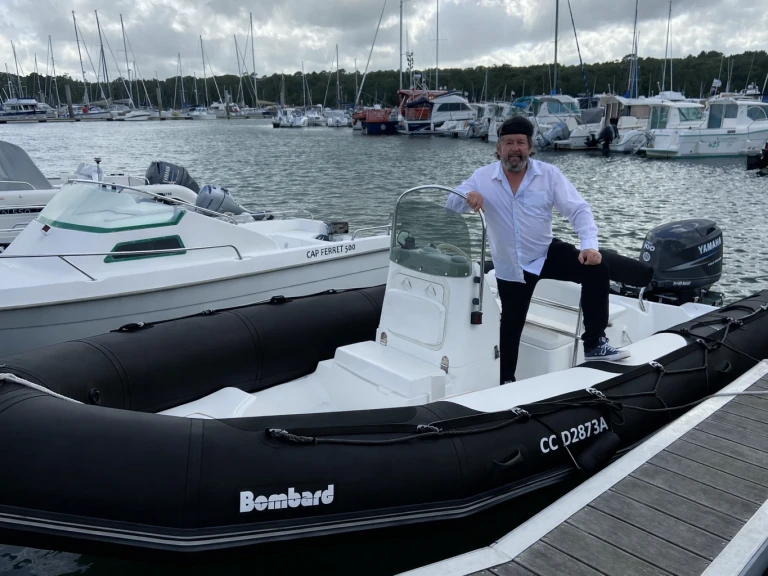 Hire RIB Bombard with a boat licence