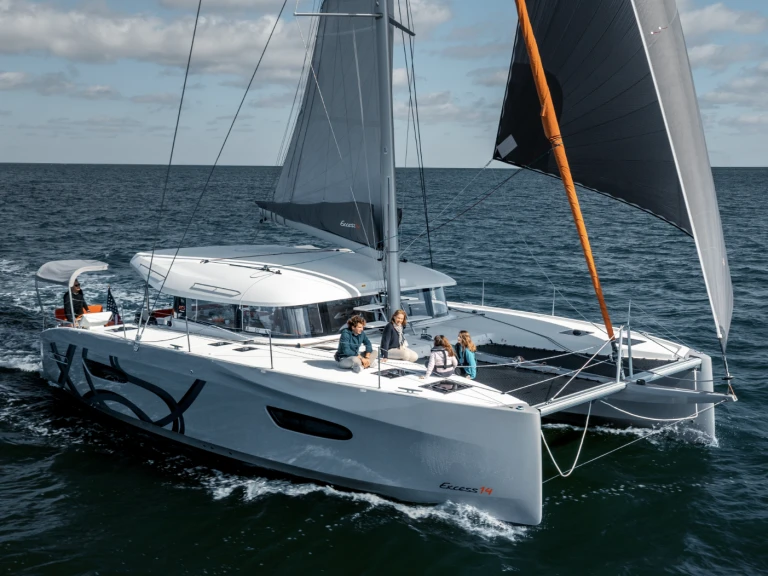 Catamaran to hire Tal-Pietà at the best price