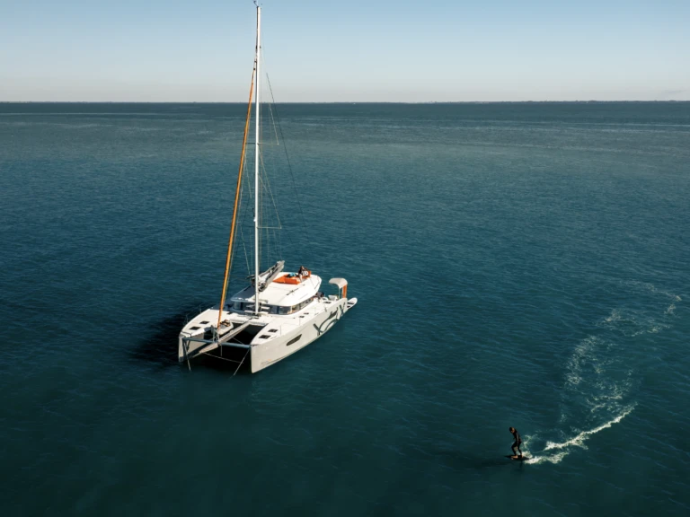 Yacht hire Tal-Pietà cheap Excess 14