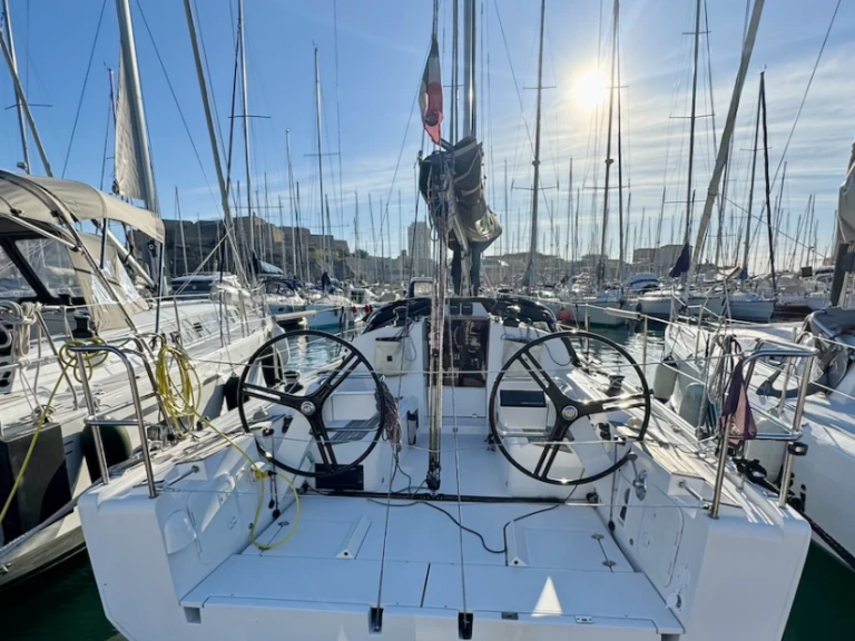 Hire Sailboat Elan with a boat licence