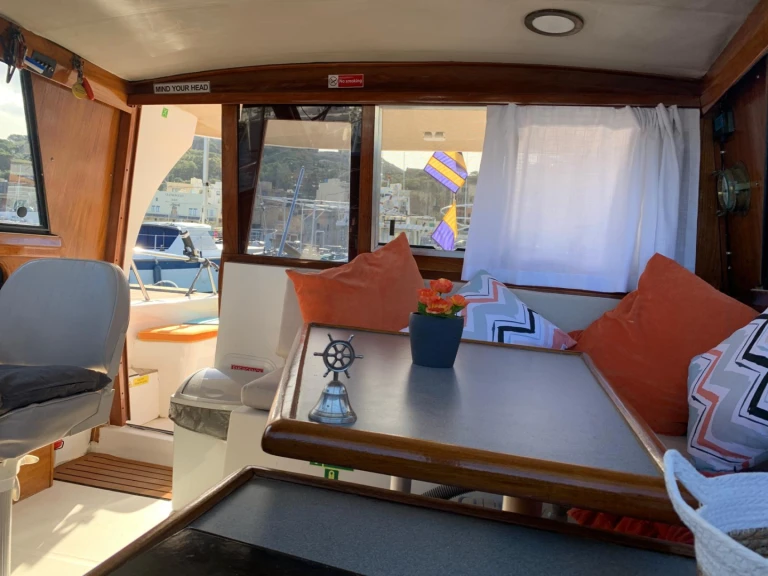 Yacht charter Mġarr - Bayliner Bayliner 35 Motoryacht on SamBoat