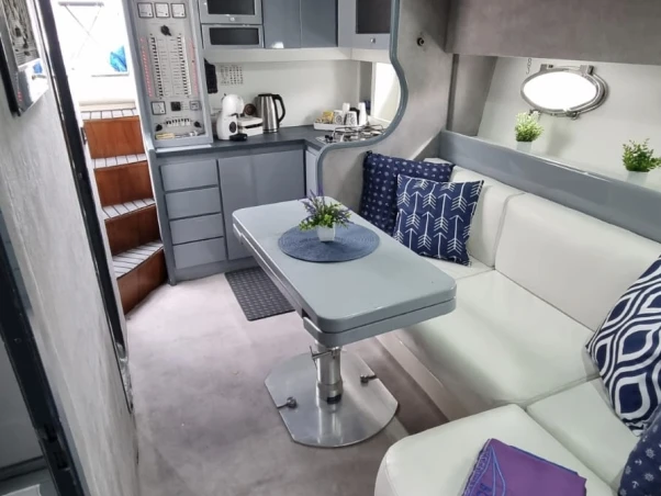 Motorboat to hire Positano at the best price