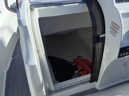 Hire Motorboat Grand Boats with a boat licence