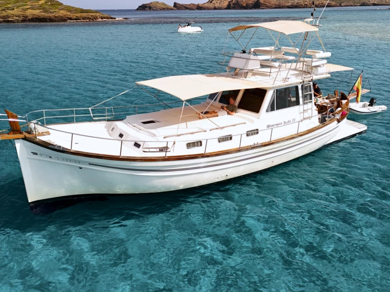 Yacht hire Mahón cheap Menorquin Yachts 150 Fly