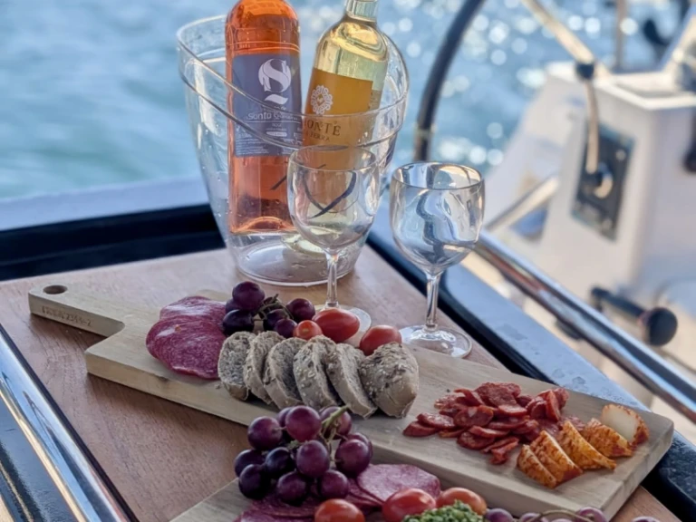 Sailboat to hire Lagos at the best price