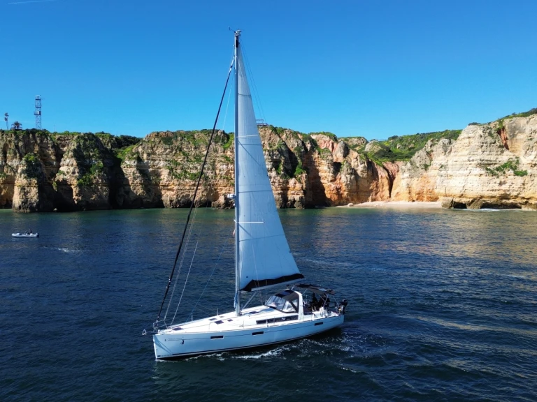 Yacht charter Lagos - Bénéteau Oceanis 45 on SamBoat