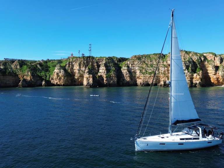 Hire a Bénéteau Oceanis 45 Lagos