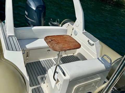 Charter a Capelli Tempest 850 Open in Cavalaire-sur-Mer on Samboat