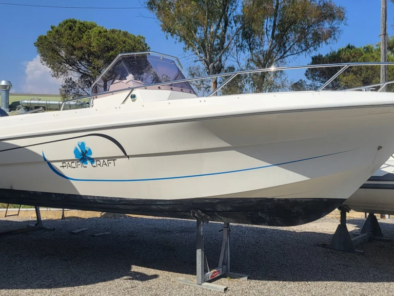 Motorboat hire in Le Barcarès - Pacific Craft Pacific Craft 670 Open