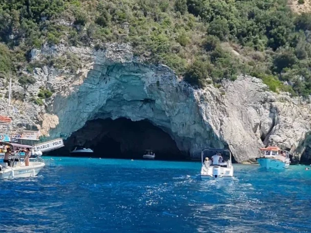 Hire a White Shark White Shark 215 Corfu