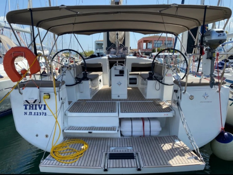 Charter a Jeanneau Sun Odyssey 440 in Néa Péramos on Samboat