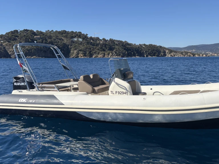 Yacht hire Le Lavandou cheap BSC 78