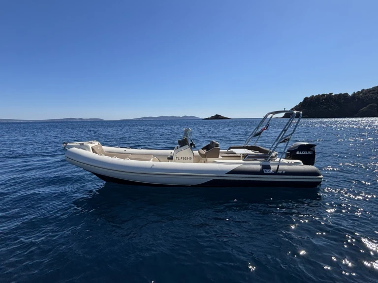 Hire a Bsc BSC 78 Le Lavandou