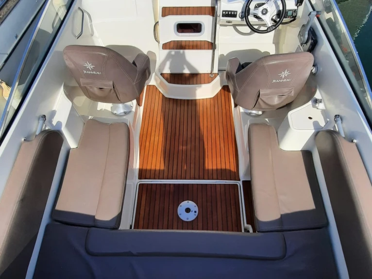 Charter a Jeanneau CAP CAMARAT 6,5 CC Style in France on Samboat