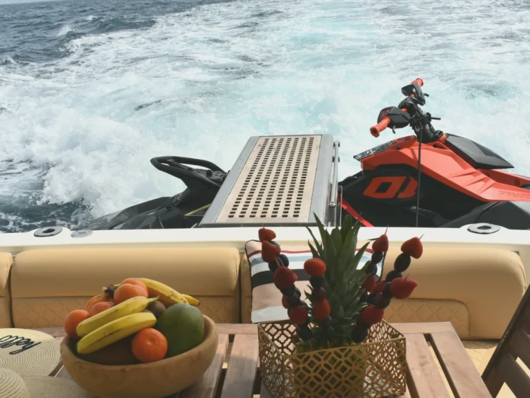 Motorboat to hire Marbella at the best price