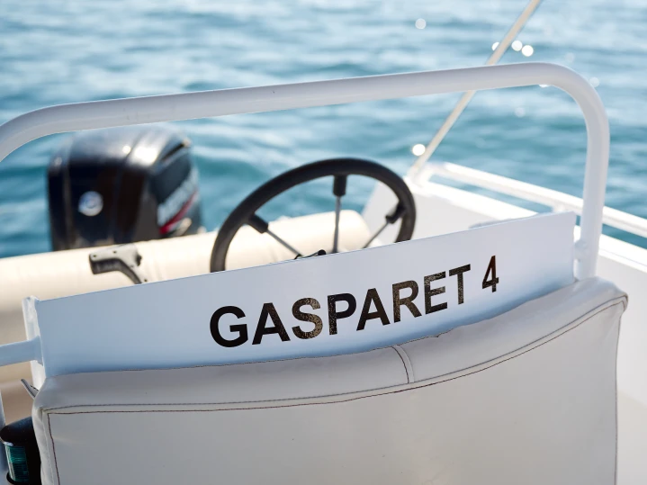 Hire Motorboat Gasparet with a boat licence