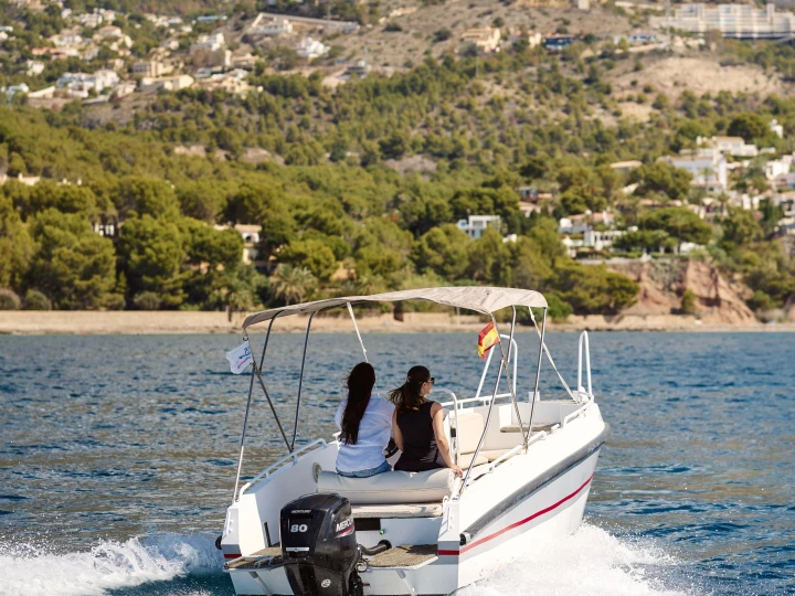 Motorboat to hire Altea at the best price
