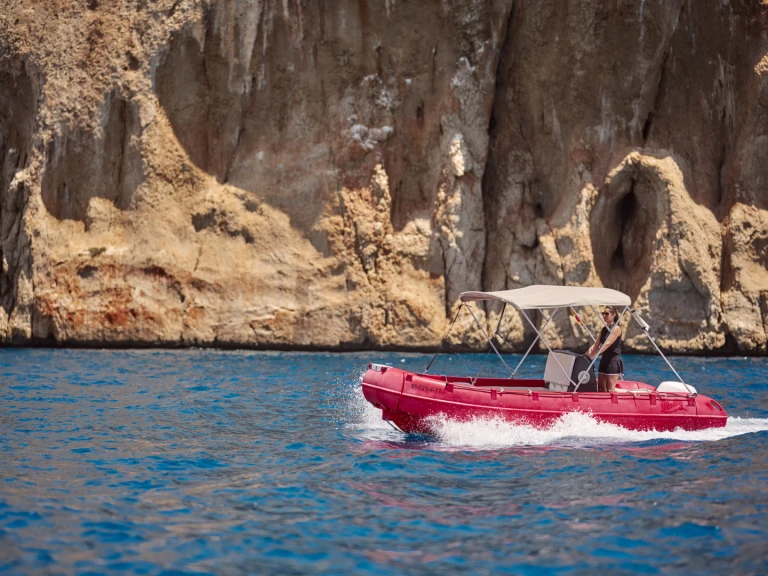 Motorboat hire in Altea - Whaly Whaly 500