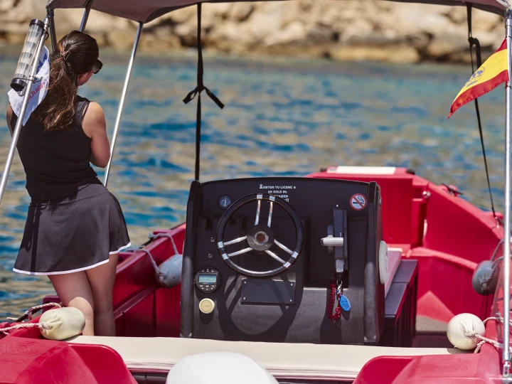 Motorboat to hire Altea at the best price