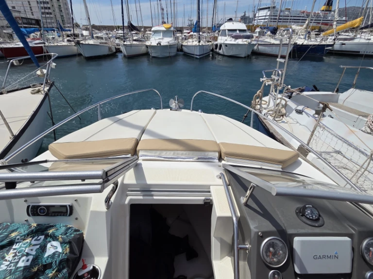 Motorboat hire in Toulon - Bayliner Bayliner 642 Cuddy