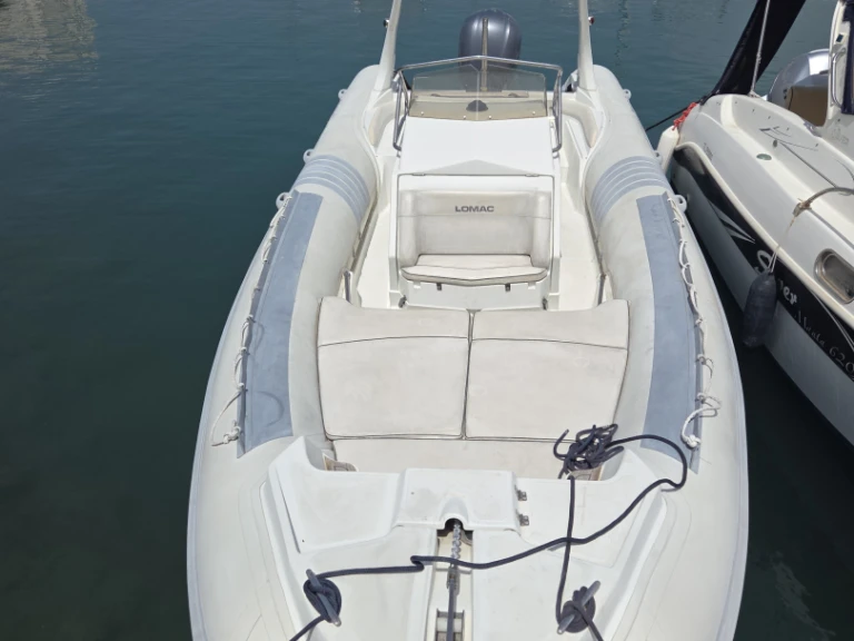 Charter a Lomac NAUTICA 8 in Toulon on Samboat