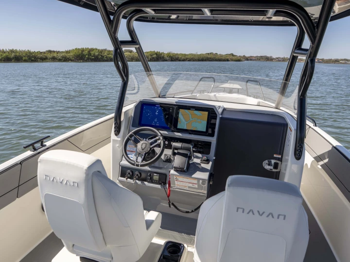 Hire Motorboat Navan with a boat licence