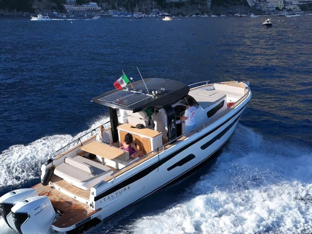 Charter a italyure 35 in Sorrento on Samboat