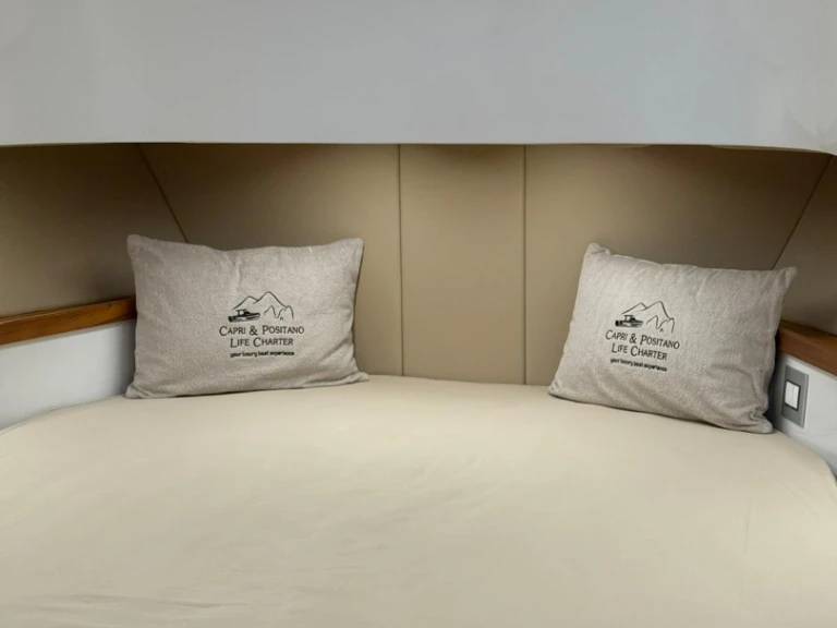 Yacht charter Sorrento - italyure 35 on SamBoat