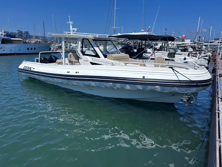 Yacht charter Cogolin - Zodiac X10CC on SamBoat