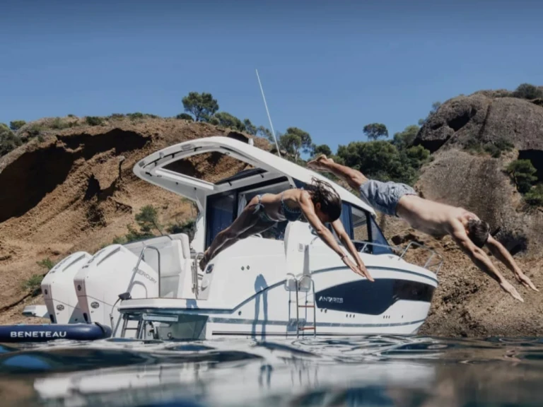 Hire Motorboat with or without skipper Bénéteau Naples