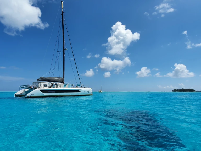 Yacht hire Carnon-Plage cheap outremer 51
